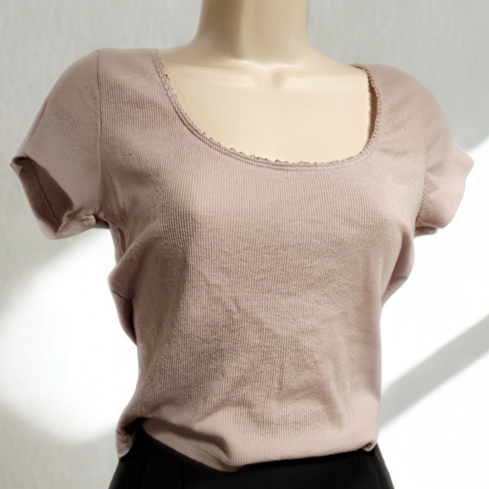 Soft Lilac Scoop Neck Women's Tee